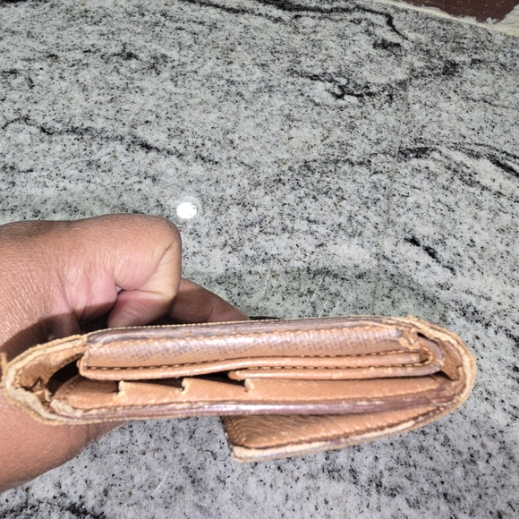 Louis Vuitton Wallet - Picture 7 of 11